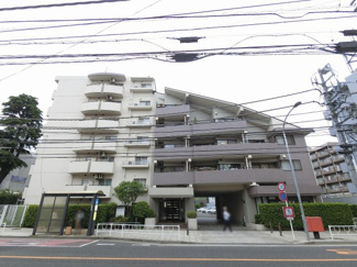 【外観】 | JR京浜東北線・根岸線「山手」駅徒歩10分と好立地。
物件の目の前にある「山元町4丁目」バス停より「桜木町」駅「横浜」駅行がございます♪