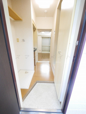 【玄関】 | マリンコーポ片瀬江ノ島第2（マリンコーポカタセエノシマダイ2） | 室内写真は同タイプ別室の写真です。