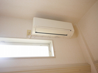 【設備】 | マリンコーポ片瀬江ノ島第2（マリンコーポカタセエノシマダイ2） | 室内写真は同タイプ別室の写真です。