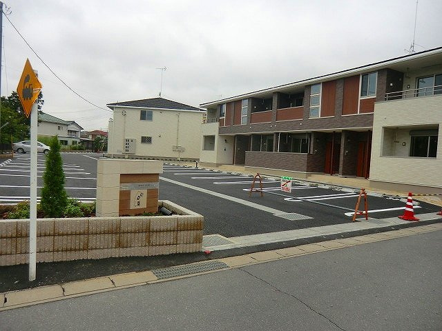 グラース Ⅰの駐車場