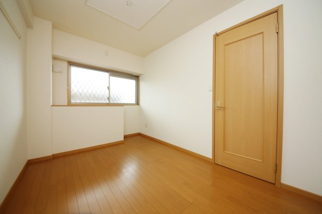 ニュー平地の洋室