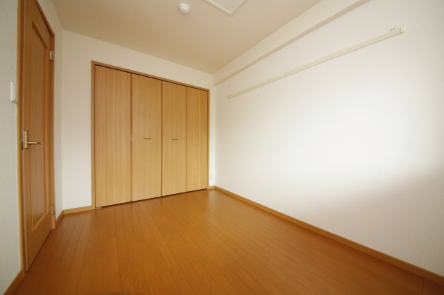 ニュー平地の洋室