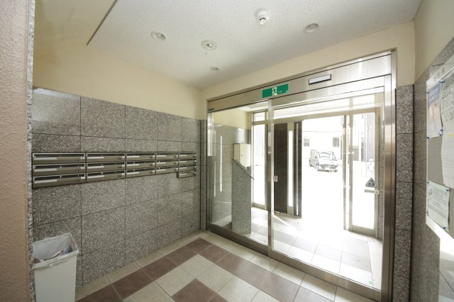 ニュー平地のエントランス