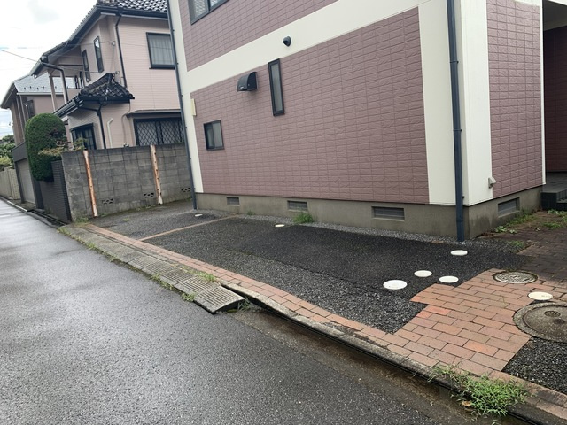 メゾネット松本の駐車場