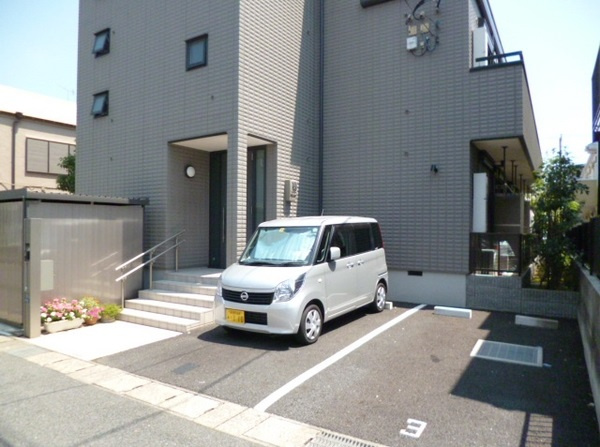 Orso　Rio（オルソリオ）の駐車場