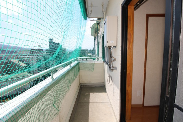 メゾン内藤のバルコニー|開放的で明るい空間を演出してくれるバルコニーです