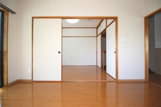 メゾン内藤の洋室