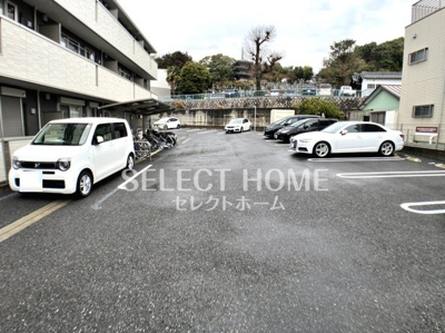 【駐車場】 | Ｄ－ｒｏｏｍ門前 | 駐車場に車を止められます