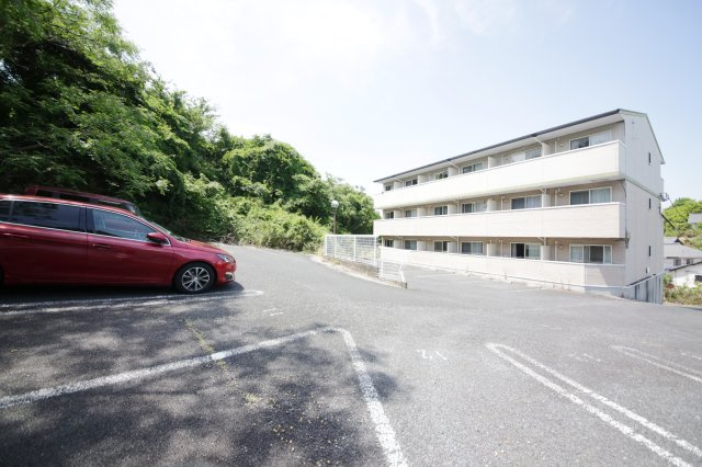 瀬々ら木ハイツの駐車場
