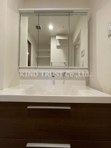 ネットフローラ梅田北の洗面所|脱衣スペースもあります