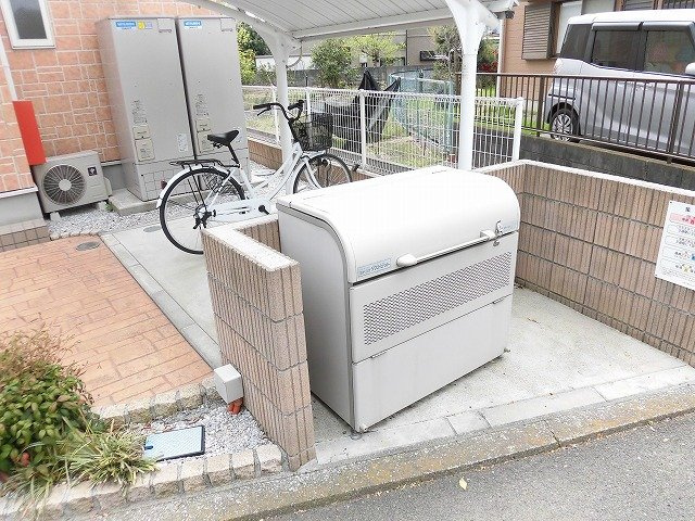 オーピュールの周辺