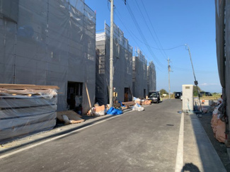 【前面道路含む現地写真】