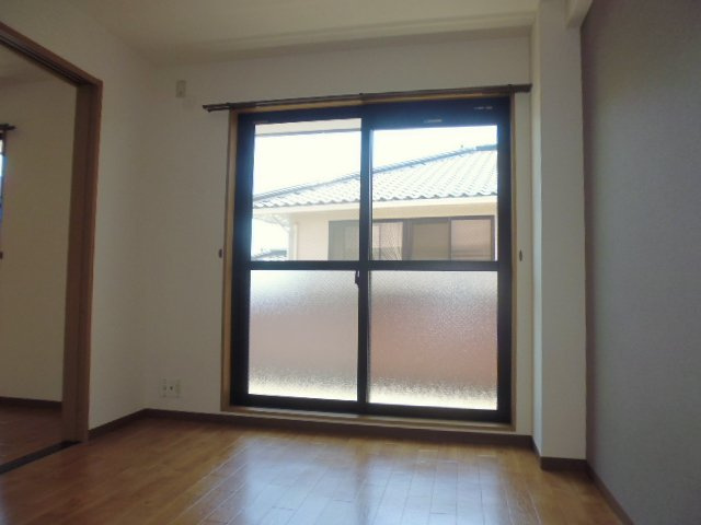 クレールはなの洋室