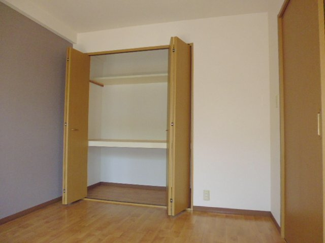 クレールはなの洋室