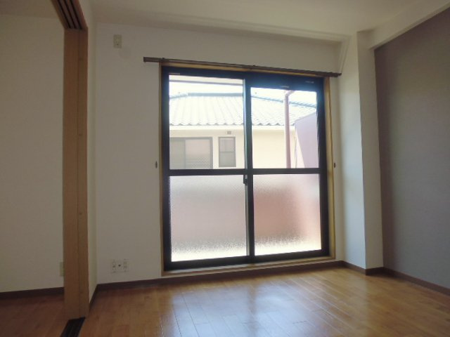 クレールはなの洋室