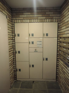 【その他共用部分】 | 不在時にもお荷物が受け取れる宅配ボックスです。