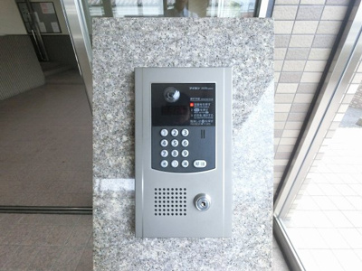 【その他共用部分】 | 日吉ガーデニア | 防犯面でも安心のオートロック付です。