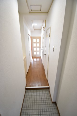 メゾンシグナスの玄関