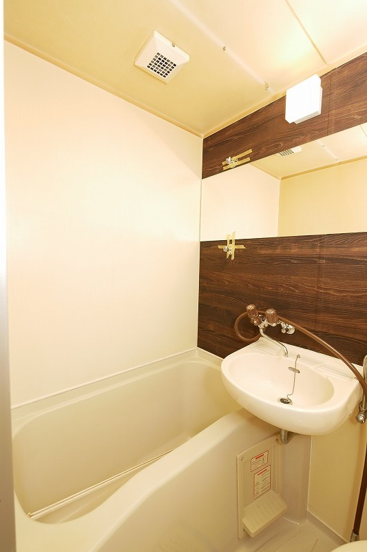 パレス戸坂桜東町の浴室|パレス戸坂桜東町　106号