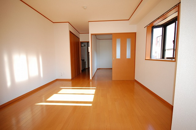 エスペランサ壱番館の居間・リビング|内装イメージ：同物件別室