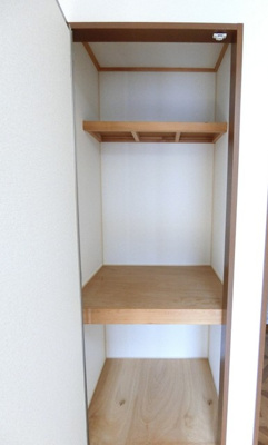 【収納】 | ミルフィーユ日吉 | 洋室6帖のお部屋にある収納スペースです！収納スペースが2ヶ所あるのが便利ですよね☆