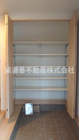 ５５４７４　岐阜市鏡島未使用戸建ての収納