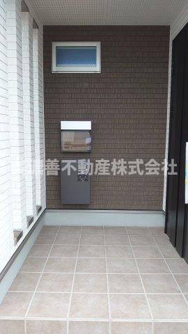 ５５４７４　岐阜市鏡島未使用戸建ての玄関