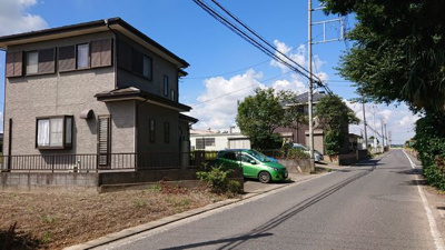 【前面道路含む現地写真】 | つくばみらい市下平柳　中古住宅