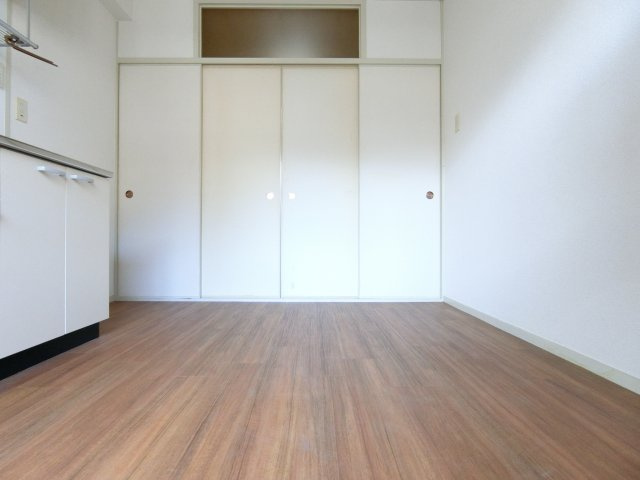 アプティ3番館の居間・リビング