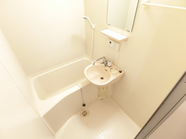 アプティ3番館の浴室