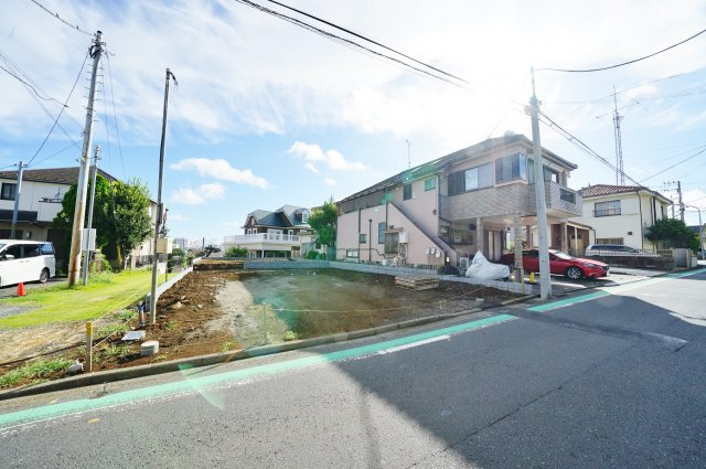 浅間台小学校徒歩10分、宮田中学校徒歩7分と、子育て世代に便利な立地！カースペース２台♪保土ケ谷区鎌谷町　全２棟新築戸建て　B棟の外観|住環境に配慮された第一種低層住居専用地域です。