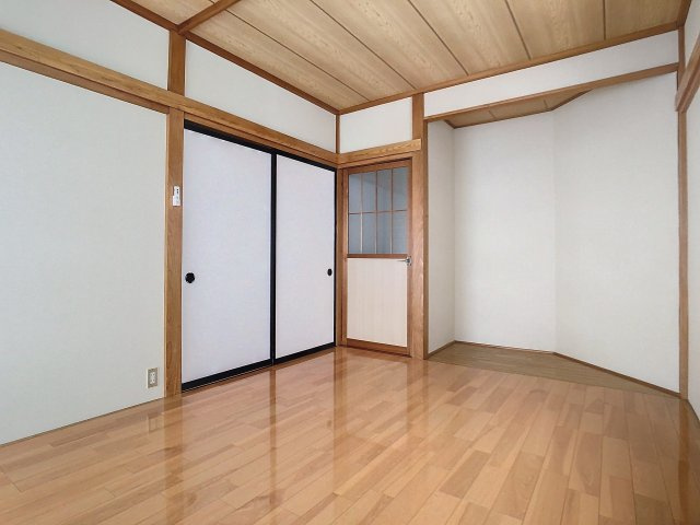 ファミール春日の居間・リビング