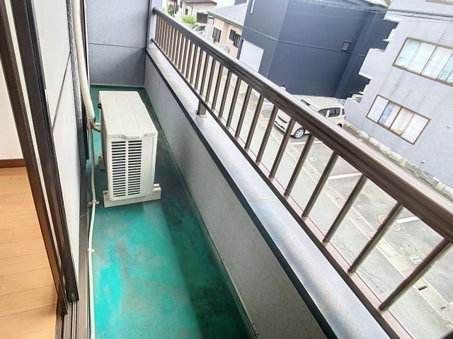 ファミール春日のバルコニー
