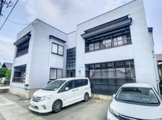 ファミール春日の外観