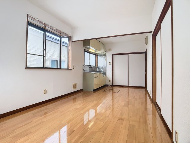 ファミール春日の居間・リビング