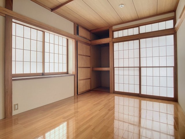 ファミール春日の居間・リビング