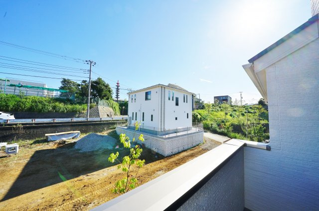 緑に囲まれた空間で快適生活！LDK１８帖、食料貯蔵庫付♪保土ヶ谷区仏向町　全７棟新築戸建て　１号棟の展望