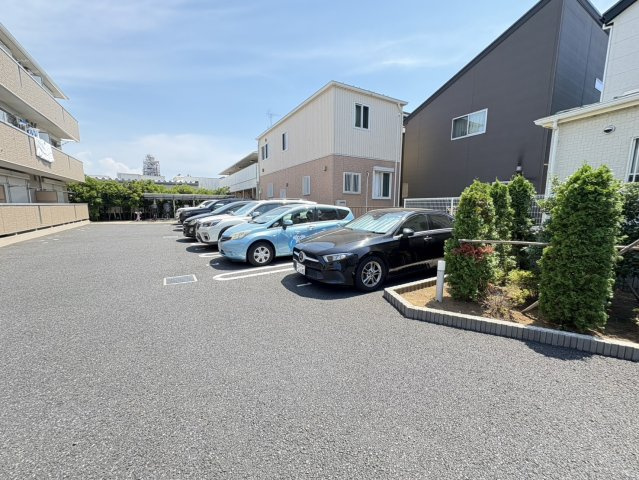 ヴィルソレイユの駐車場