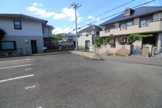 【前面道路含む現地写真】