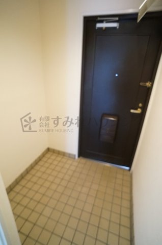 グランドゥール平井の玄関