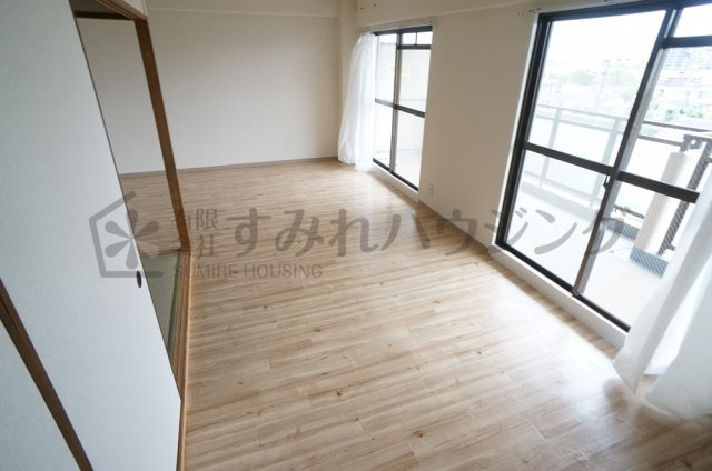 グランドゥール平井の居間・リビング