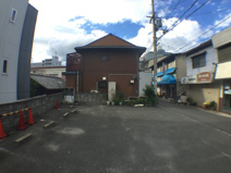 寺川モータープールの画像