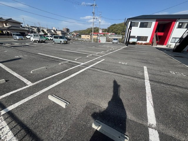 リバーサイド小車5号の駐車場