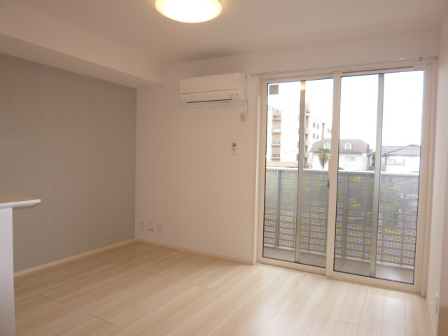 Ｄ－ｒｏｏｍ１４１の居間・リビング