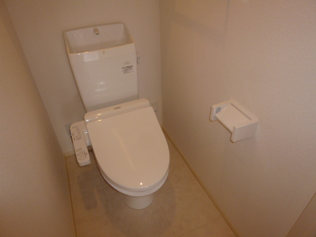 Ｄ－ｒｏｏｍ１４１のトイレ|温水洗浄便座