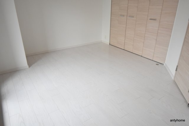 サムティ江坂レガーロ　仲介手数料無料の居間・リビング