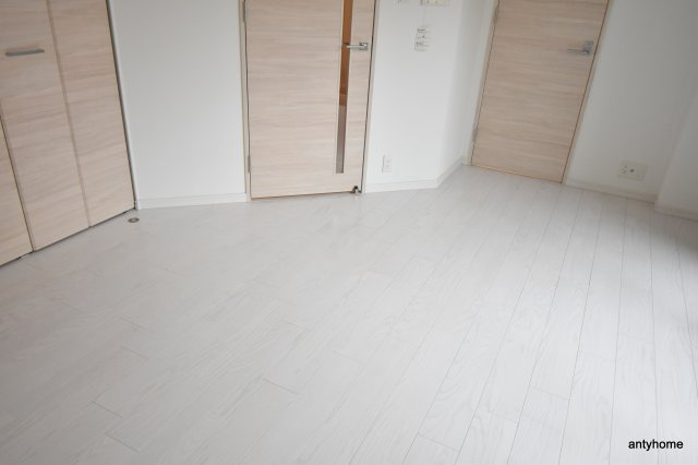 サムティ江坂レガーロ　仲介手数料無料の洋室