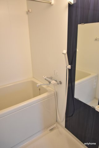 サムティ江坂レガーロ　仲介手数料無料の浴室