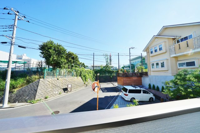 緑に囲まれた空間で快適生活！LDK１８．６帖、食料貯蔵庫付♪保土ヶ谷区仏向町　全７棟新築戸建て　７号棟の展望