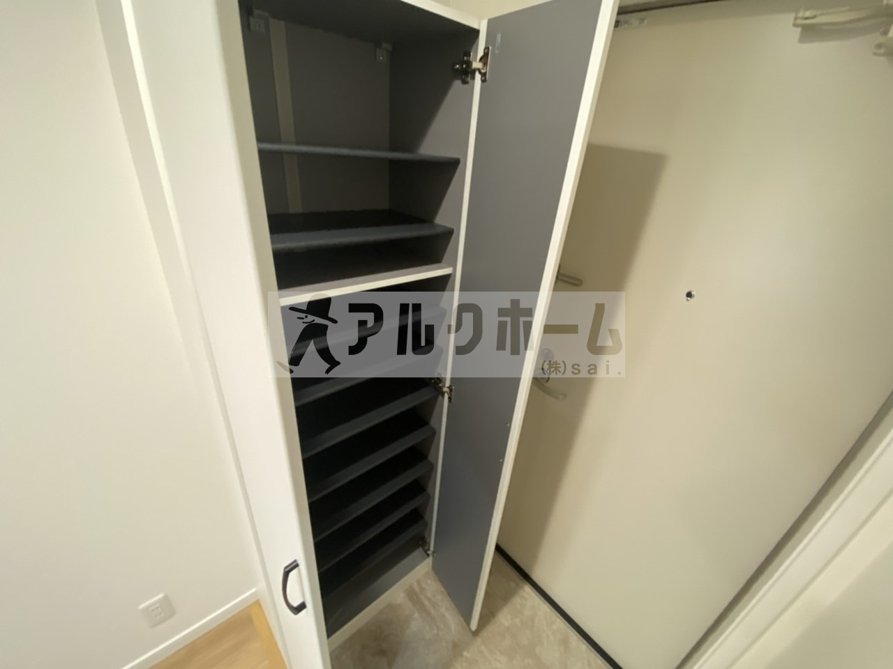 ＥＸハイツ柏原の玄関|ＥＸハイツ柏原（柏原市大正・ＪＲ柏原駅）　靴箱